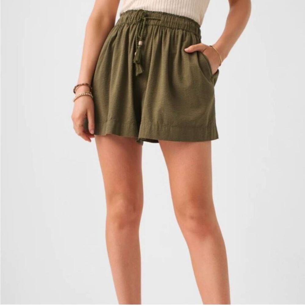 Faherty womens Sz S olive Marina seersucker shorts